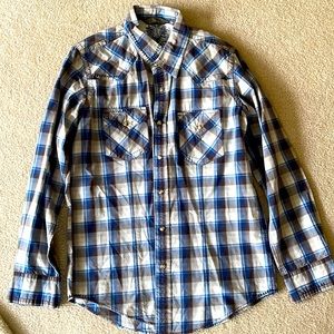 Men’s button down shirt. 7 diamonds size medium